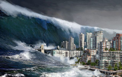 Digitales Bild einer riesigen Welle, die sich auf eine moderne K&uuml;stenstadt mit zahlreichen Hochh&auml;usern zuw&auml;lzt. Der Himmel ist d&uuml;ster und die Atmosph&auml;re vermittelt eine dramatische Intensit&auml;t.