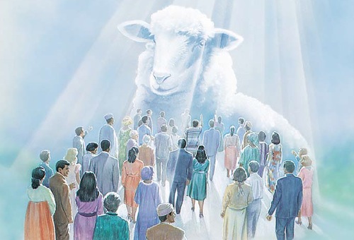 Ein gro&szlig;es, strahlendes Lamm umgeben von einer vielf&auml;ltigen Menschenmenge, die in Ehrfurcht zuschaut, wie Sonnenstrahlen es beleuchten.