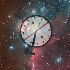 Eine Darstellung einer Uhr, die schwebend vor einem kosmischen Nebel positioniert ist, welcher in lebendigen Farben leuchtet, umgeben von Sternenfeldern.
