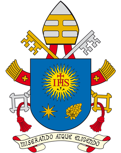 Wappen mit einem blauen Schild, der das Christusmonogramm IHS umgeben von einer stilisierten Sonne und einem Stern zeigt. Im Hintergrund sind Schl&uuml;ssel und ein Hirtenstab angeordnet, begleitet von einem Motto auf einem Spruchband unten.